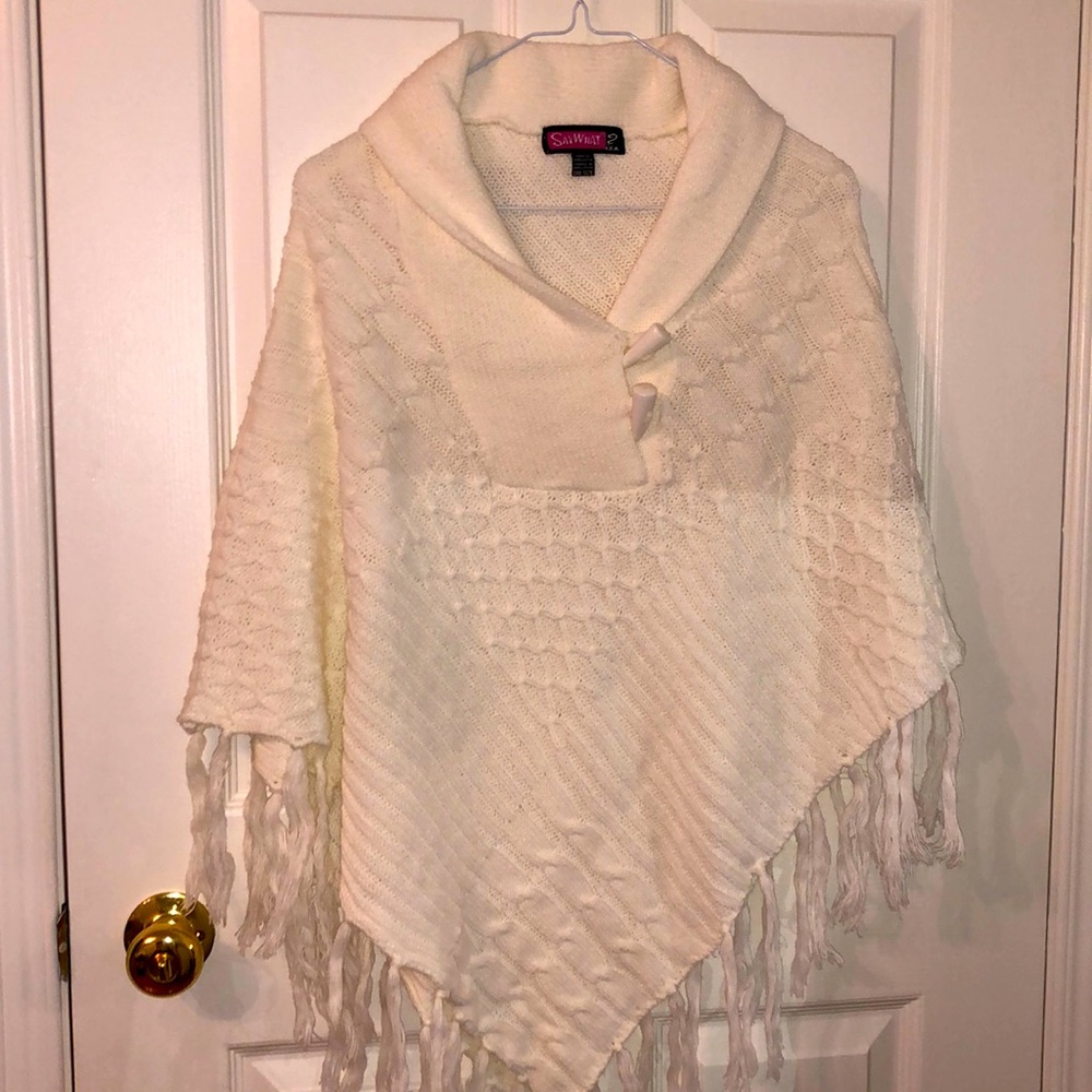 New white knit poncho